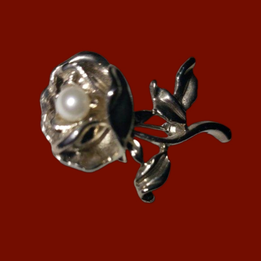 Vintage gold tone rose pin